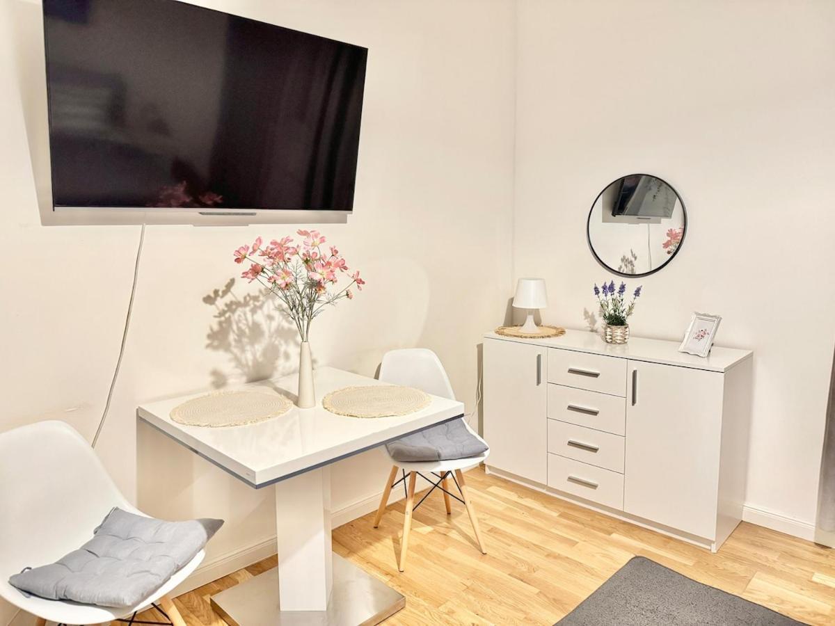 New! Romantic Apartment! In Centre! Florence! Prague